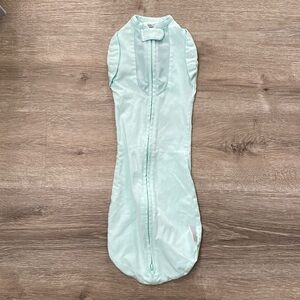 Woombie swaddle double zipper